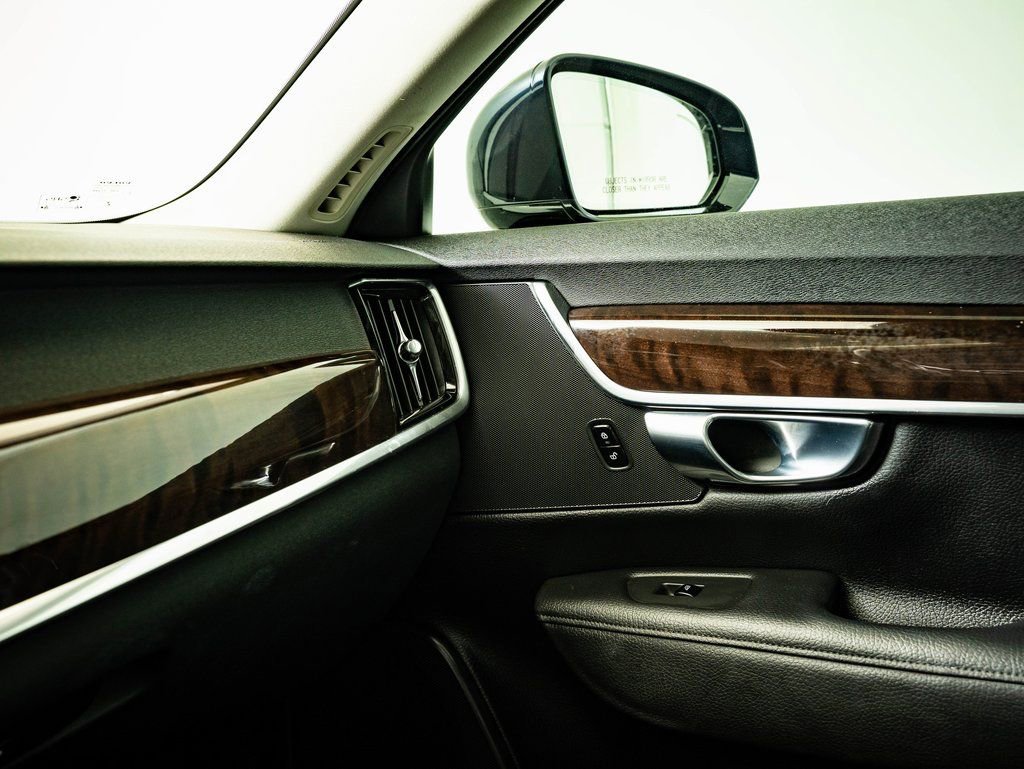 Used 2017 Volvo S90 T5 Momentum w/ Vision Package image 37