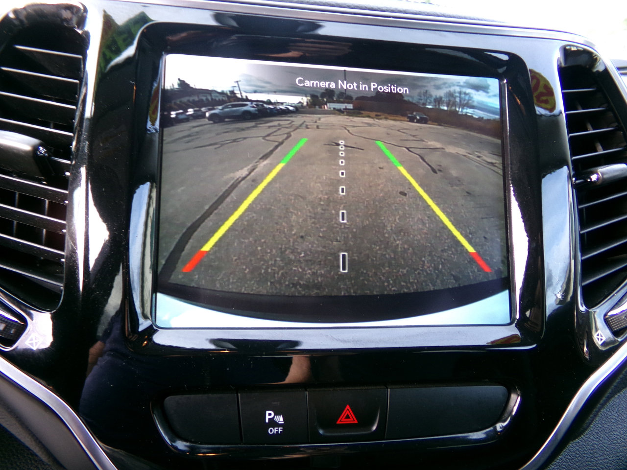 Used 2020 Jeep Cherokee Limited image 3