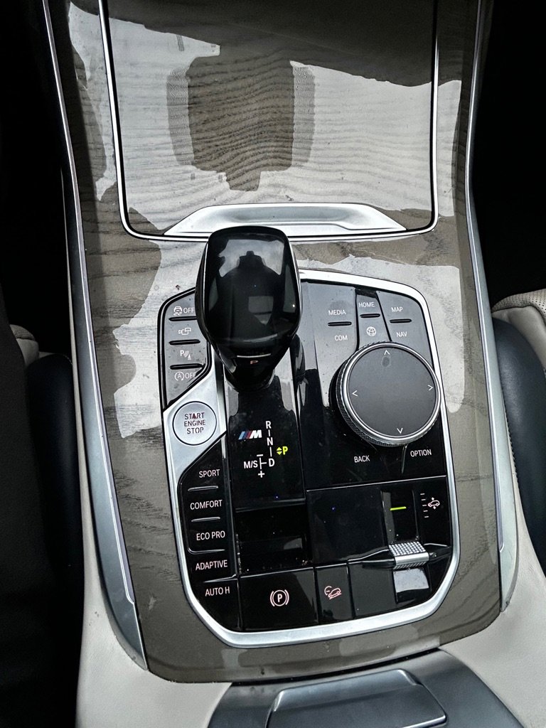 Used 2020 BMW X7 M50i w/ Dynamic Handling Package image 17