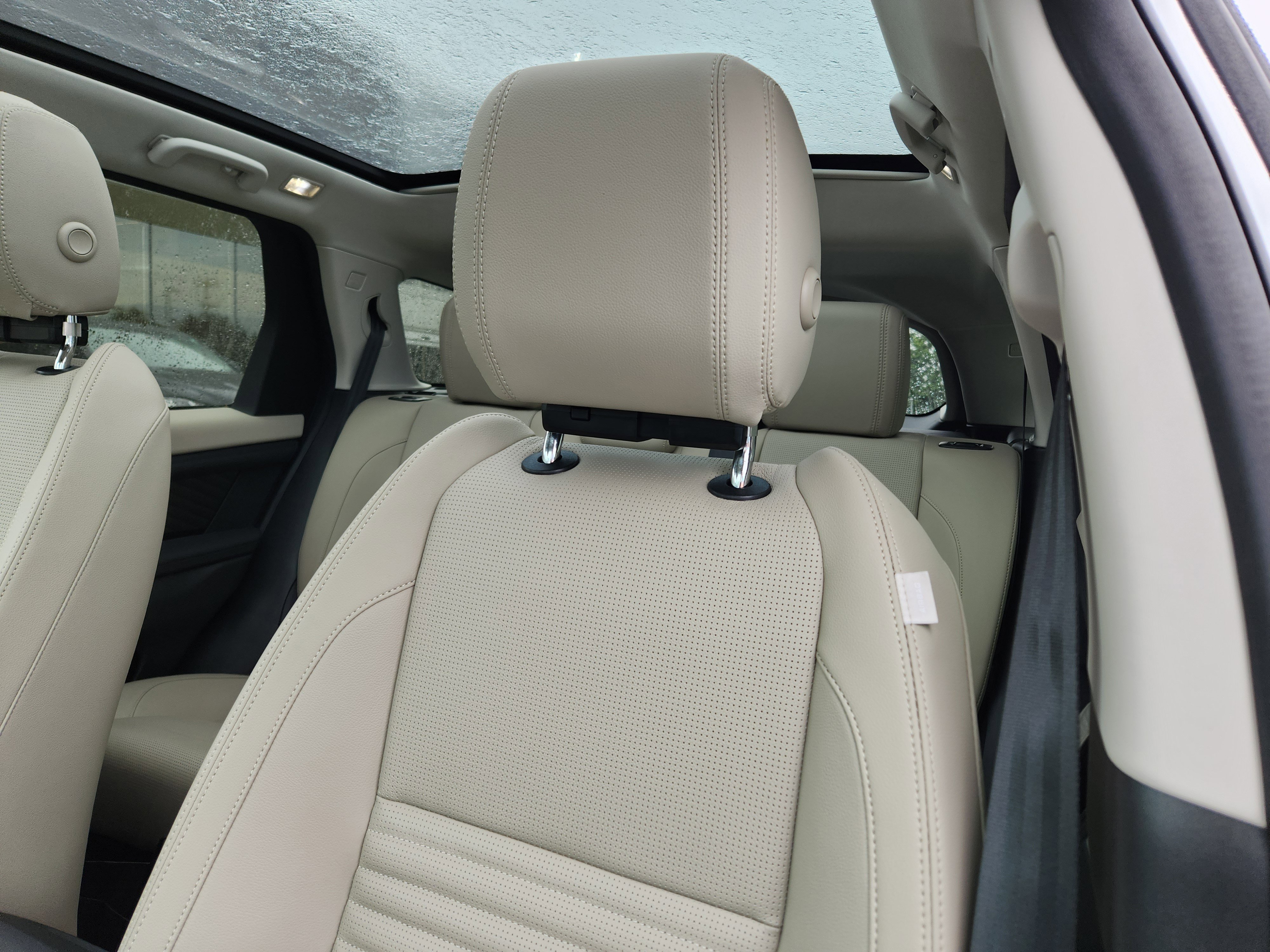 Certified 2025 Land Rover Discovery Sport S image 11