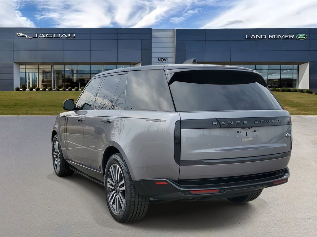 Used 2023 Land Rover Range Rover SE image 2