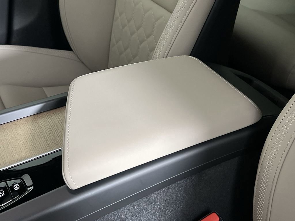 New 2026 Volvo XC60 B5 Core image 22