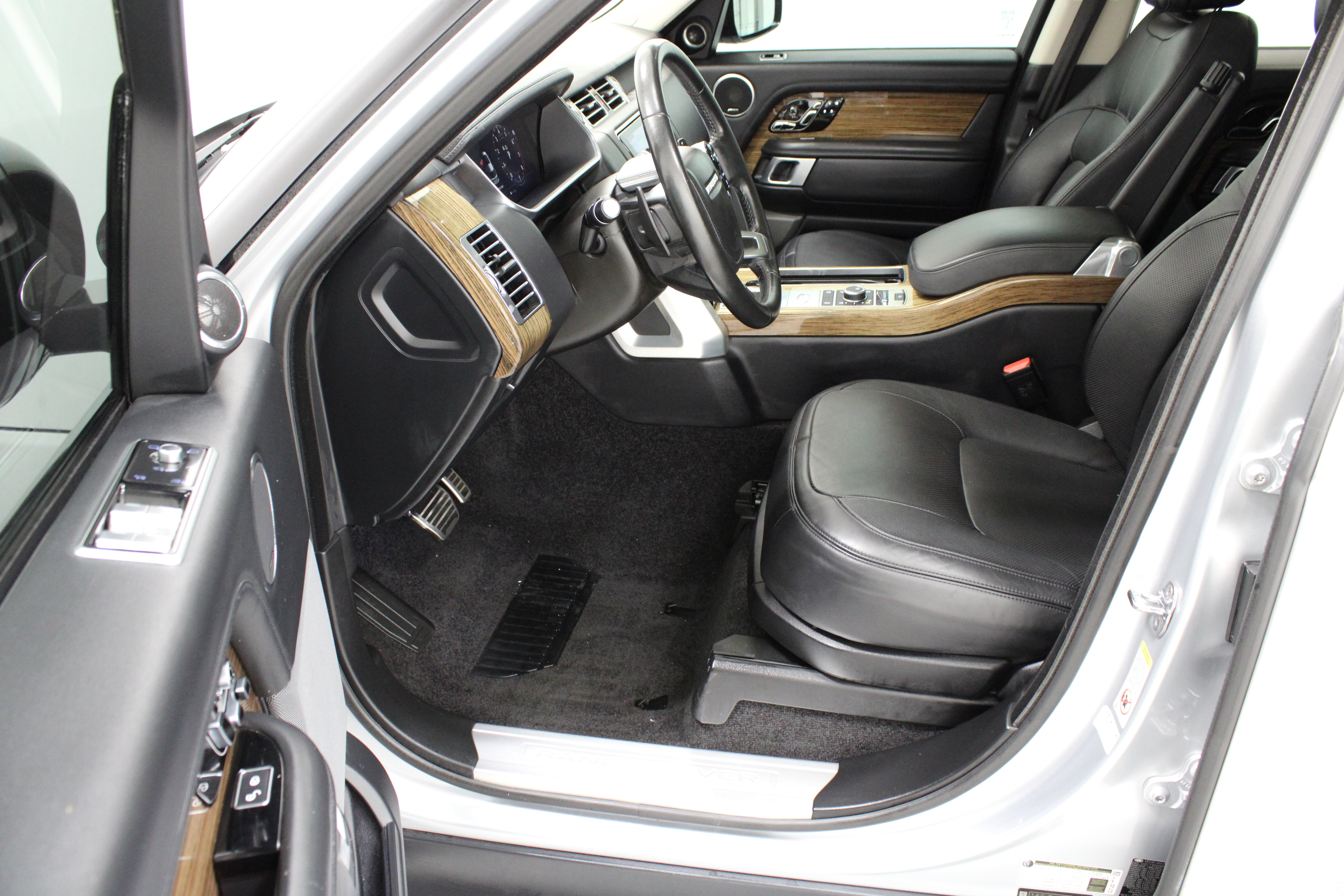 Used 2019 Land Rover Range Rover HSE AWD/4WD image 14