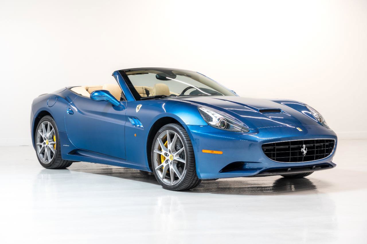 Used 2010 Ferrari California RWD image 3