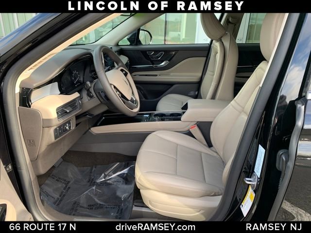 Used 2022 Lincoln Corsair AWD w/ Equipment Group 101A image 12