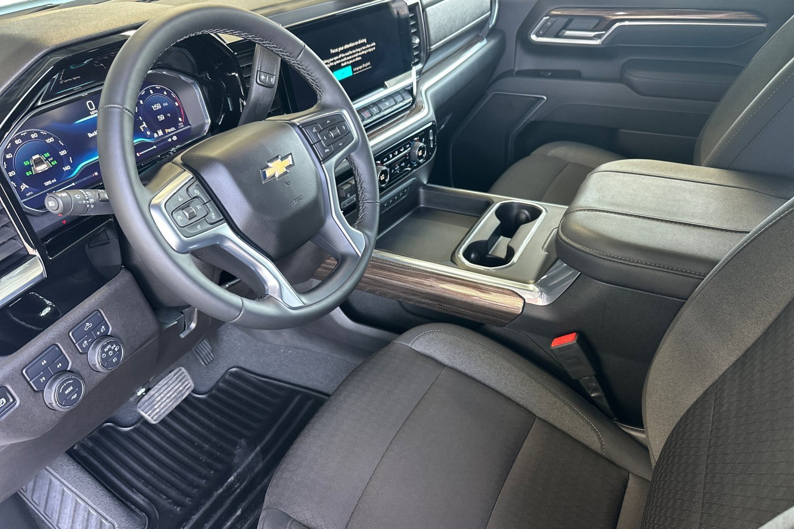 Used 2025 Chevrolet Silverado 2500 LT w/ Convenience Package image 9