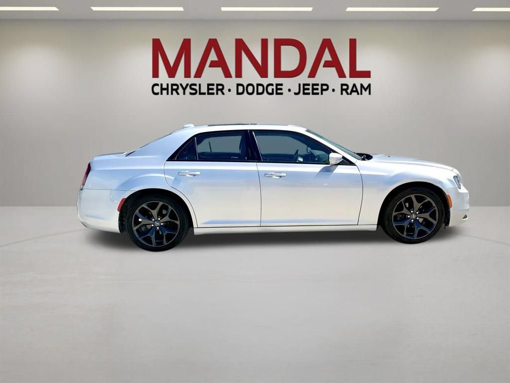 Used 2021 Chrysler 300 S RWD image 4