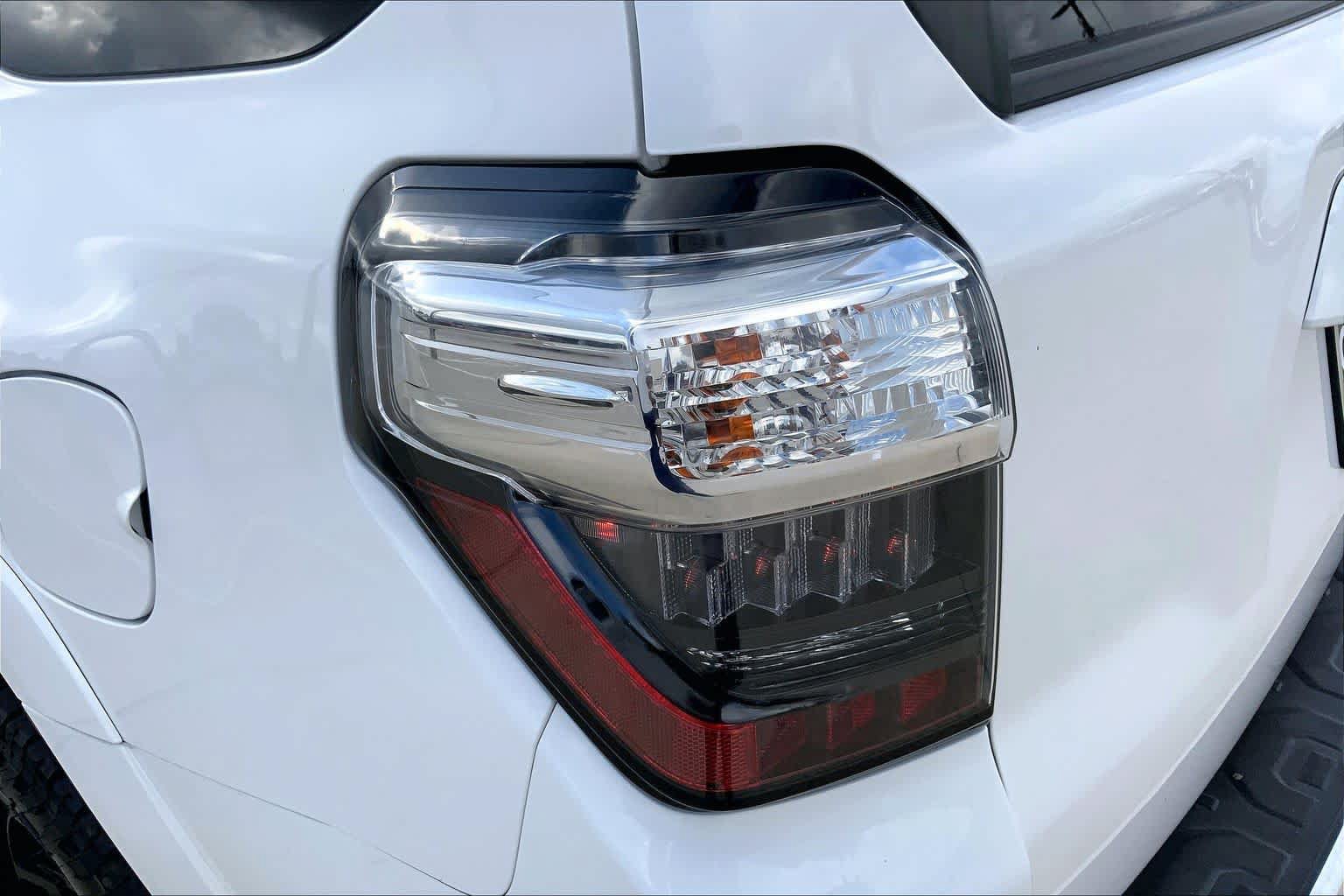 Used 2018 Toyota 4Runner SR5 Premium AWD/4WD image 26