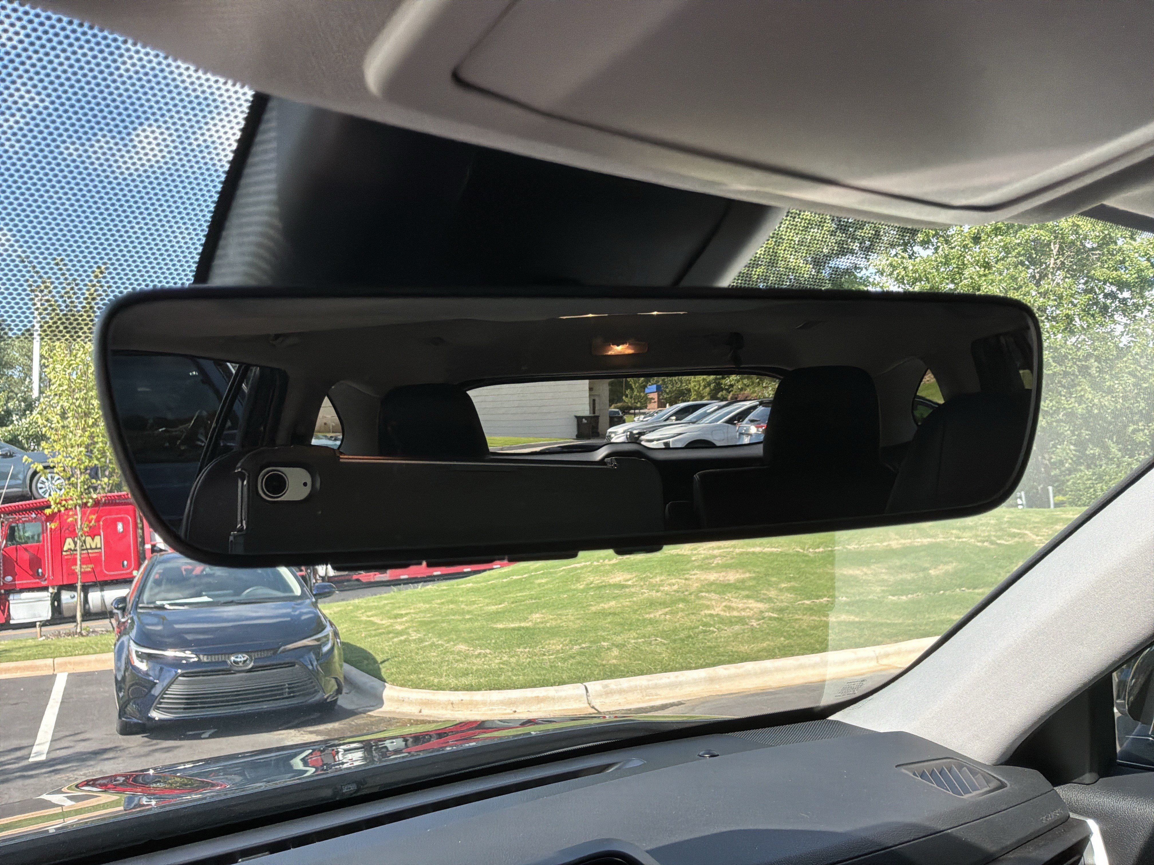 Used 2023 Toyota Highlander XLE FWD image 27