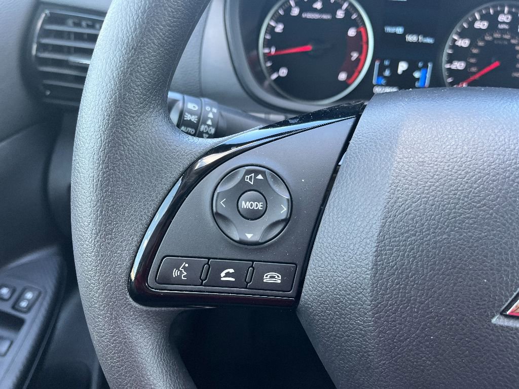 Used 2024 Mitsubishi Eclipse Cross LE image 29