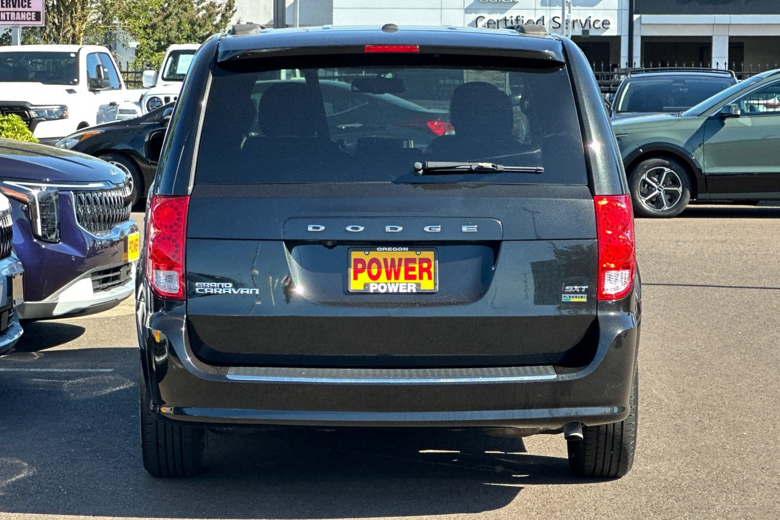 Used 2017 Dodge Grand Caravan SXT FWD image 5
