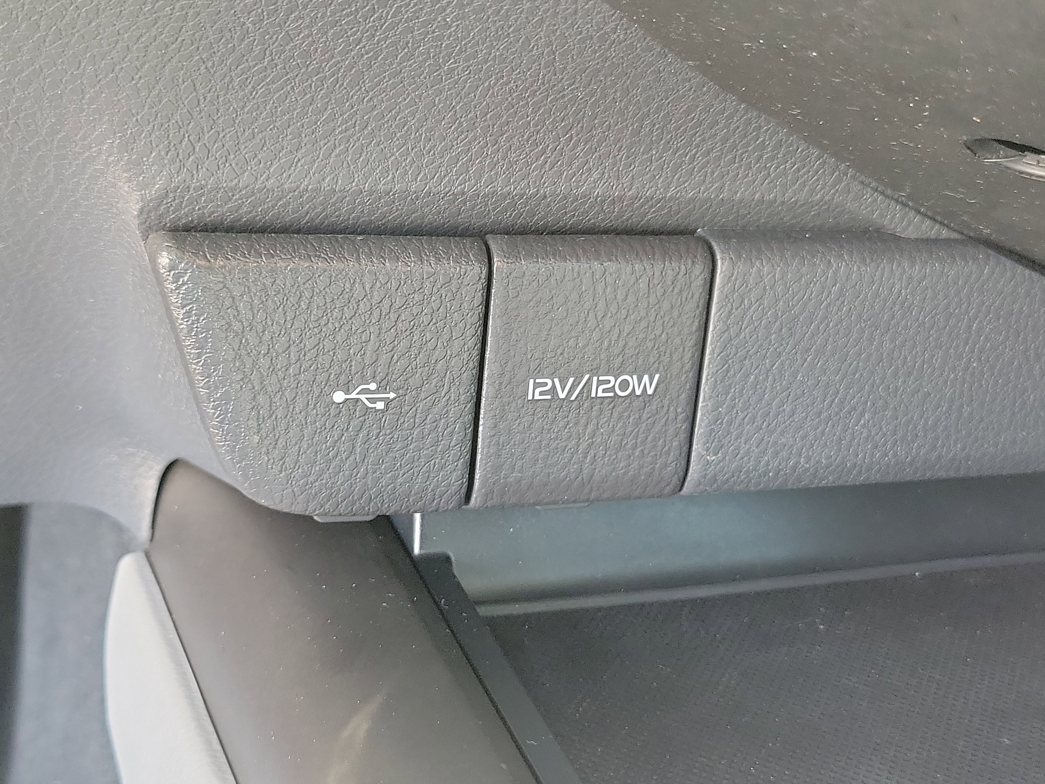 Used 2021 Toyota Camry LE FWD image 30