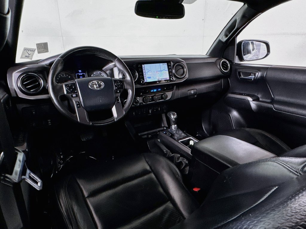 Used 2020 Toyota Tacoma TRD Off-Road w/ TRD Premium Off Road Package AWD/4WD image 31