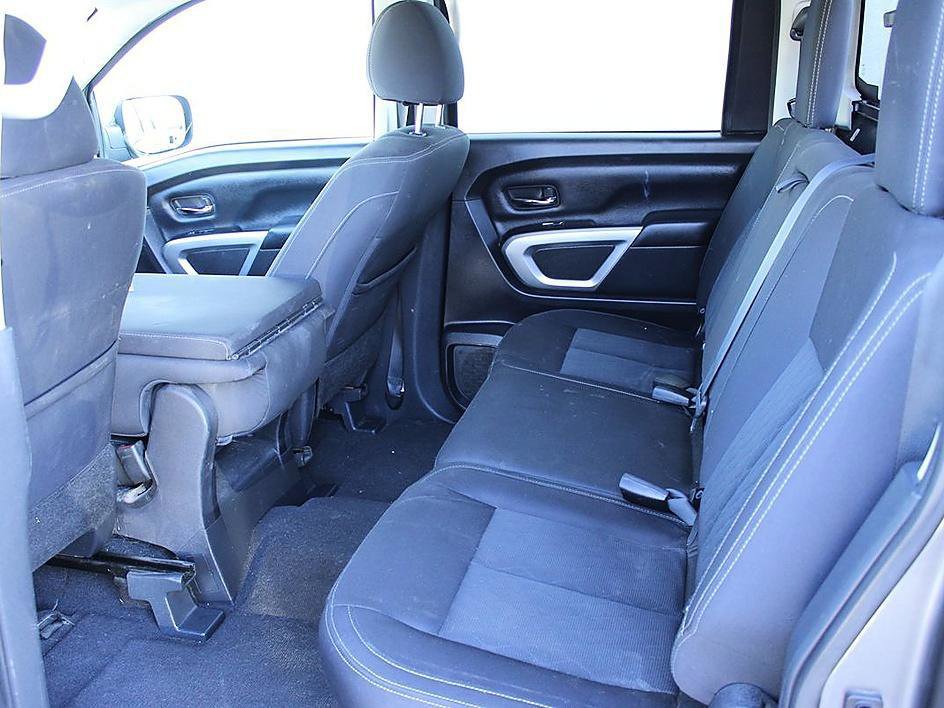 Used 2017 Nissan Titan SV image 16