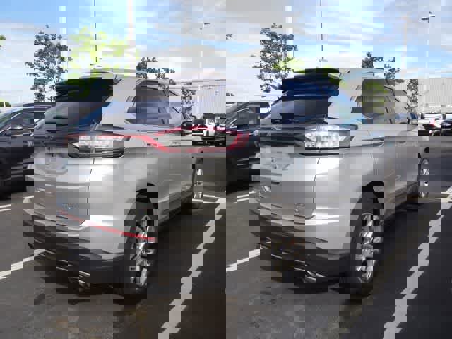 Used 2018 Ford Edge Titanium w/ Technology Package FWD image 5