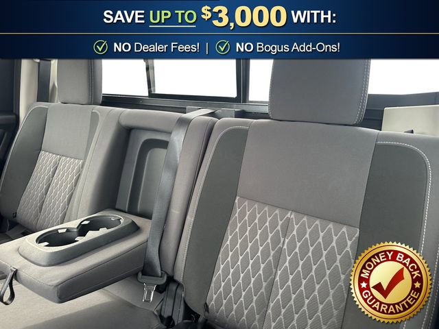 Used 2024 Nissan Titan SV image 21