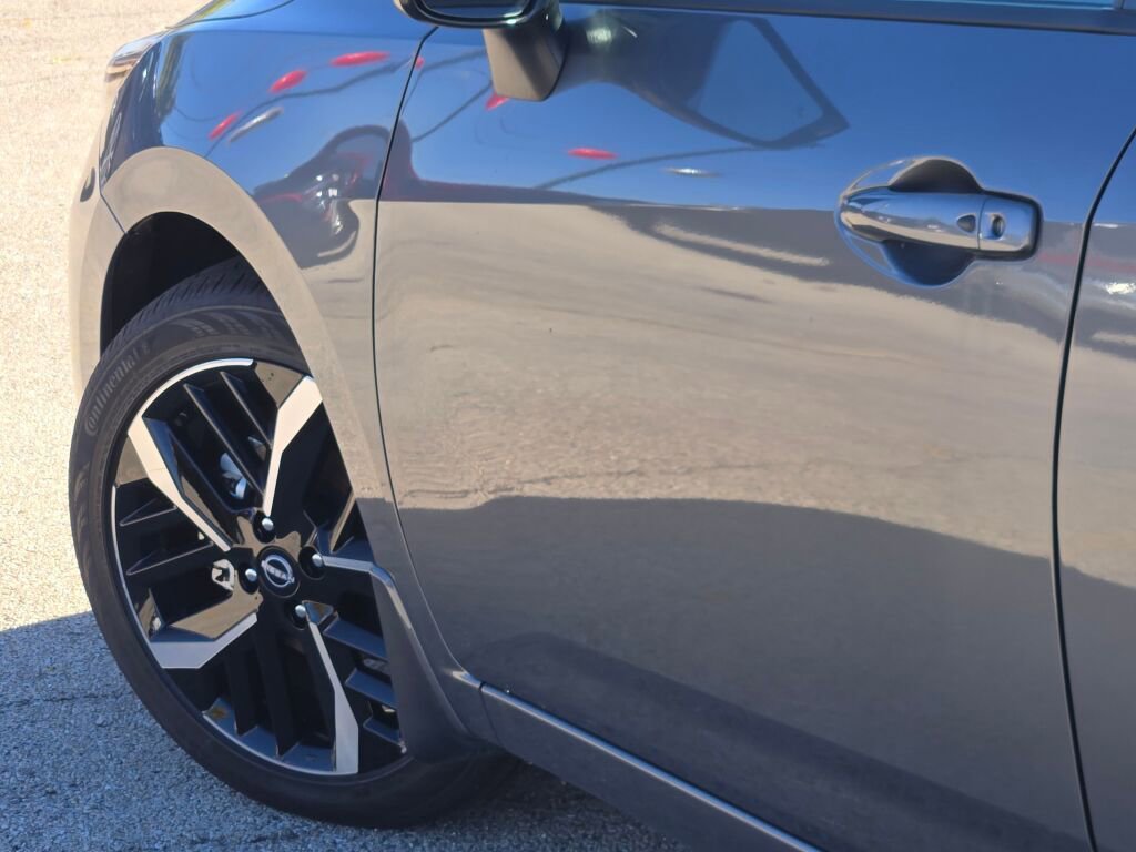 Used 2025 Nissan Versa SR w/ Trunk Package image 14