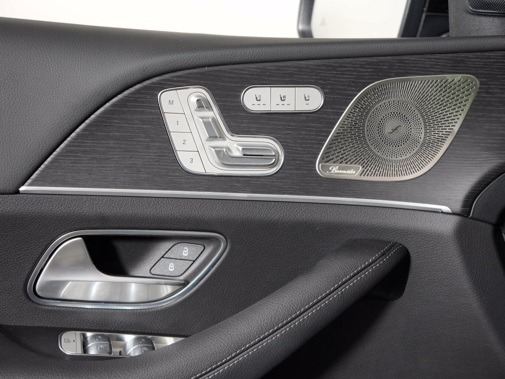 Certified 2025 Mercedes-Benz GLS 580 4MATIC image 31