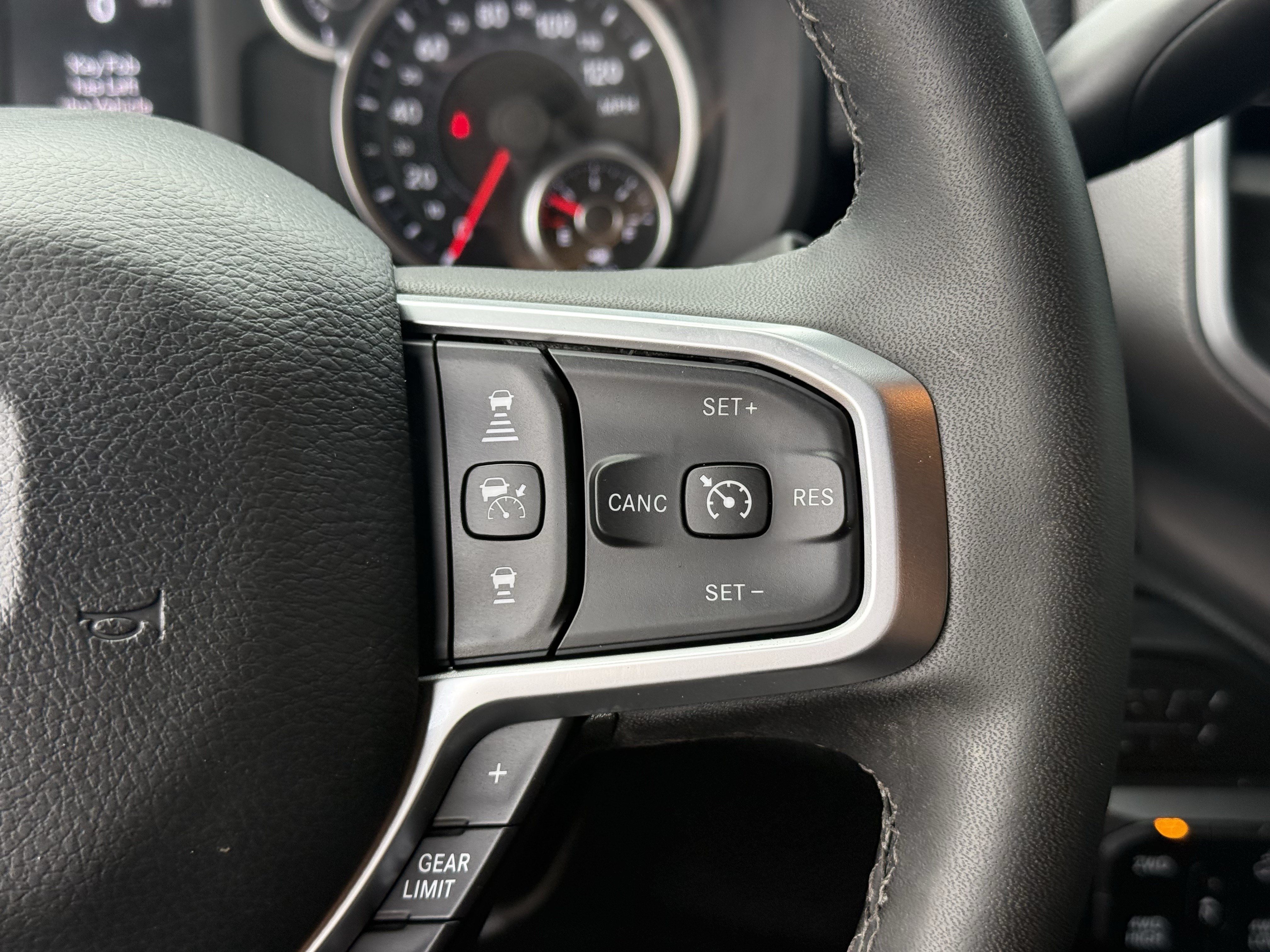 Used 2025 RAM 2500 Big Horn AWD/4WD image 18