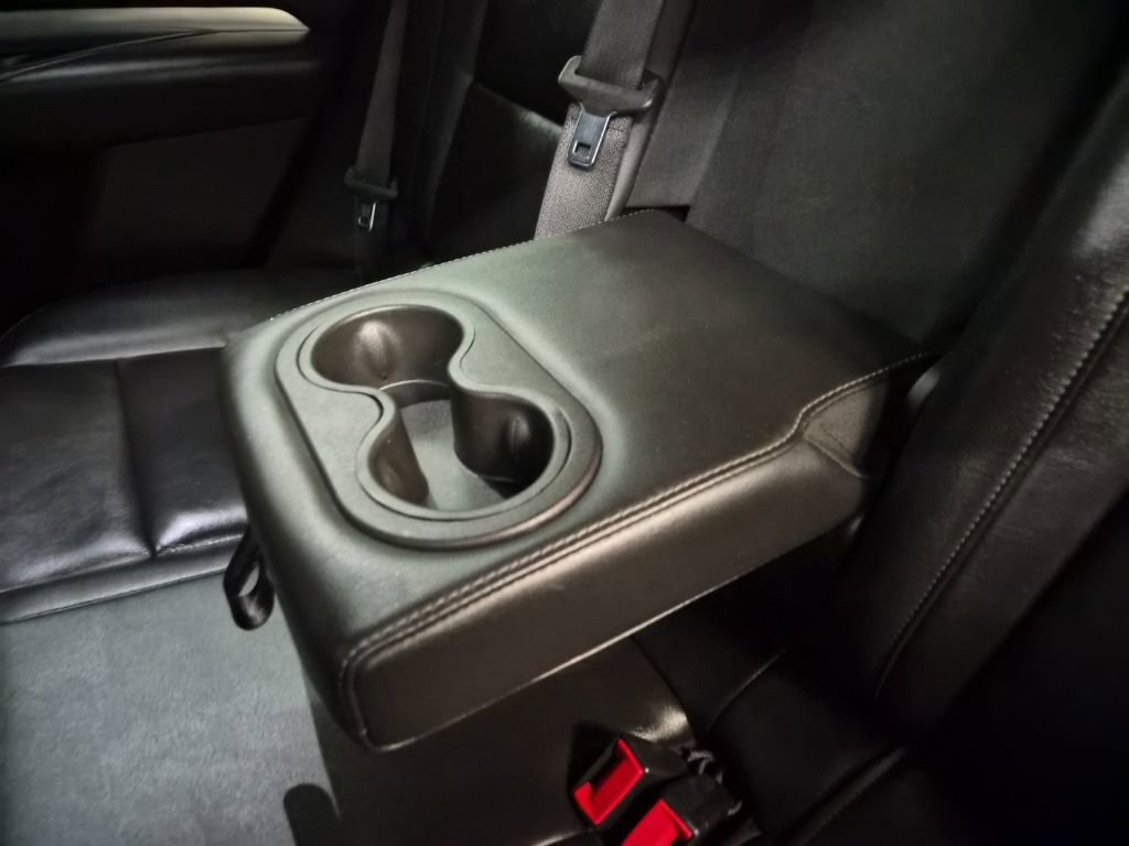 Used 2021 Cadillac XT4 Premium Luxury w/ Cold Weather Package image 20