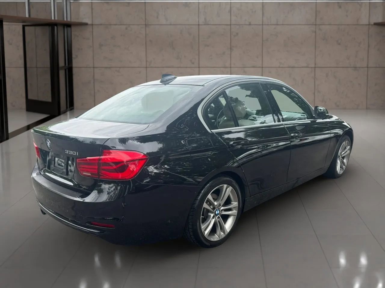 Used 2018 BMW 330i Sedan w/ Convenience Package RWD image 6