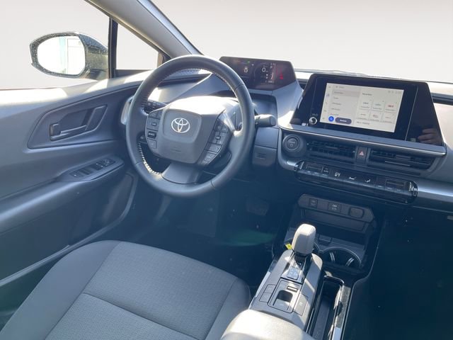 Used 2025 Toyota Prius LE image 10
