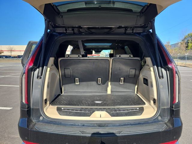 Used 2021 Cadillac Escalade Premium Luxury image 13