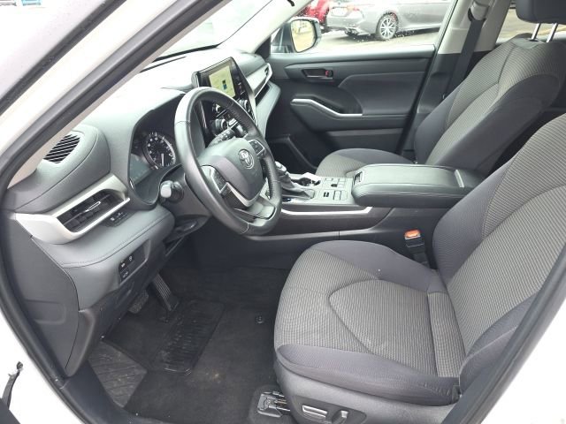 Certified 2024 Toyota Highlander LE image 8