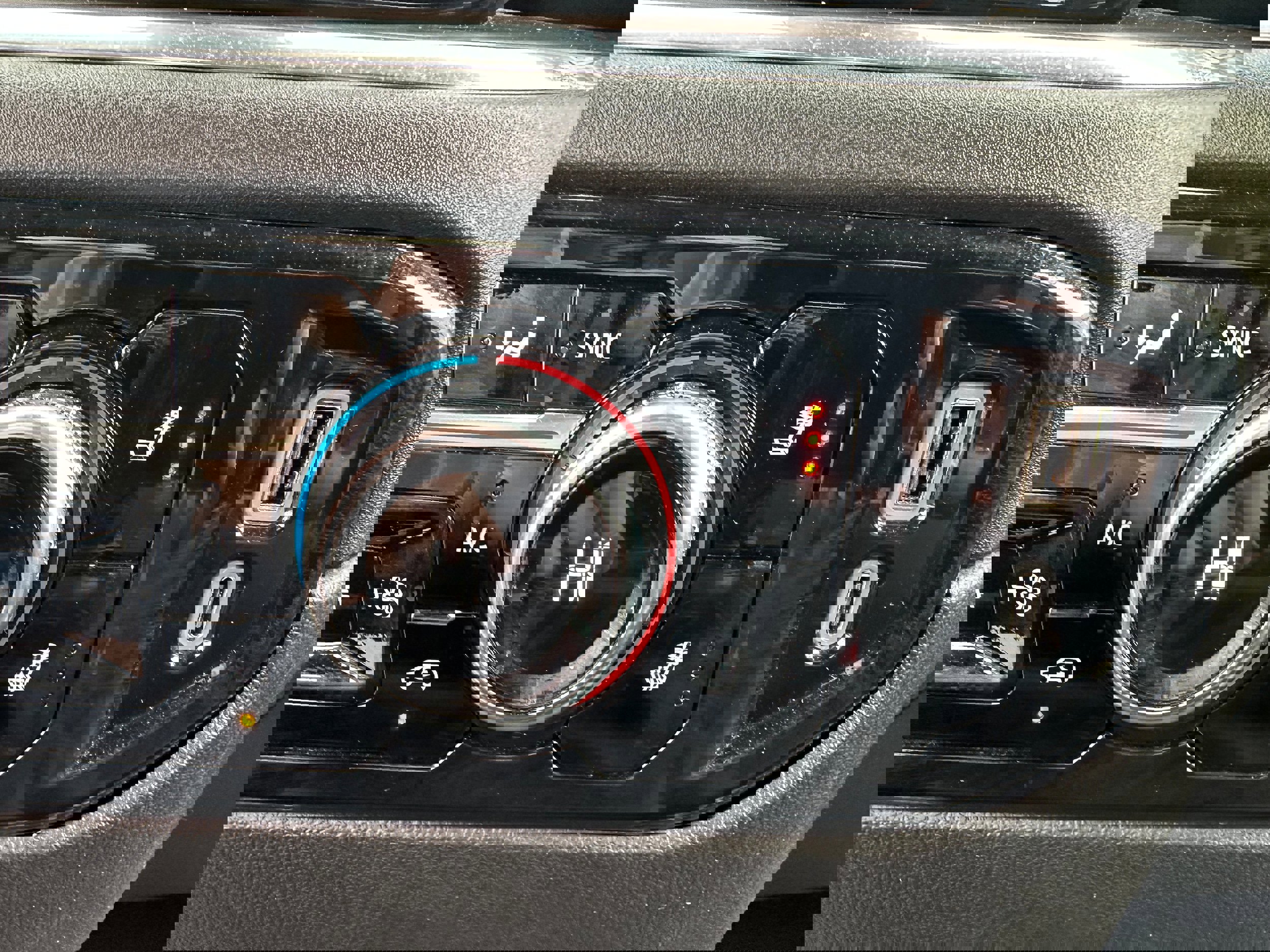 Used 2025 GMC Sierra 1500 SLT image 38