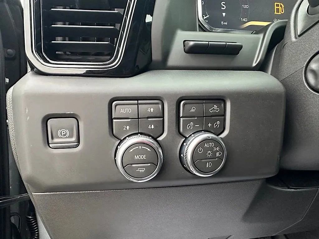 New 2026 GMC Sierra 1500 AT4X w/ LPO, Black Badging Package image 31