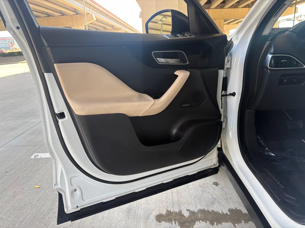 Used 2018 Jaguar F-PACE Premium AWD/4WD image 24