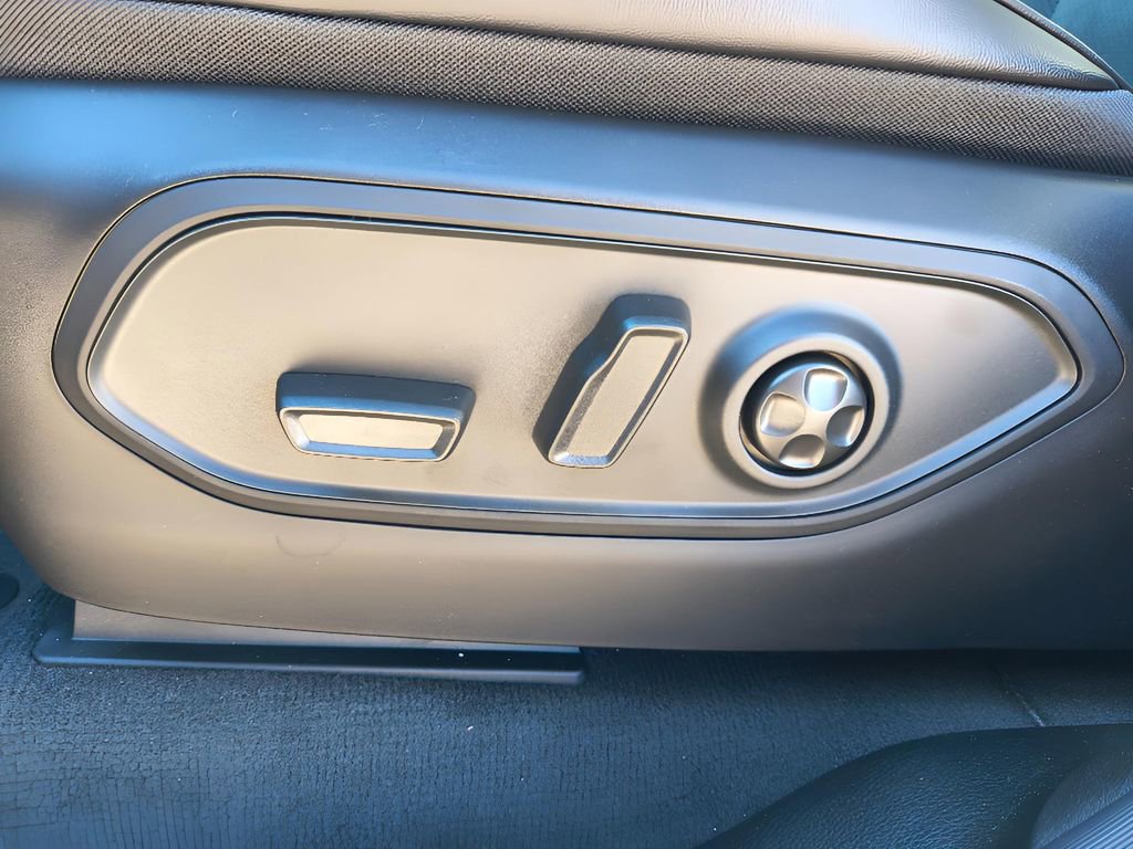 New 2025 Jeep Grand Cherokee Altitude image 15