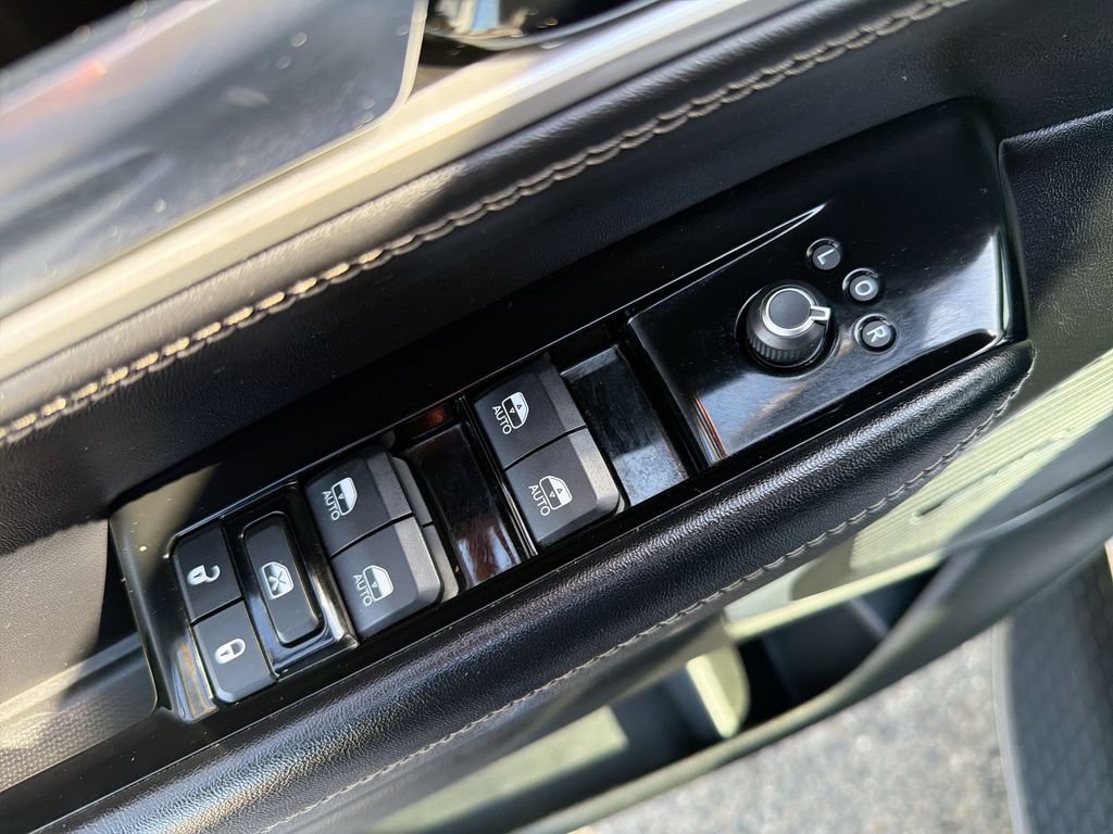 Certified 2022 Jeep Wagoneer Series III AWD/4WD image 15