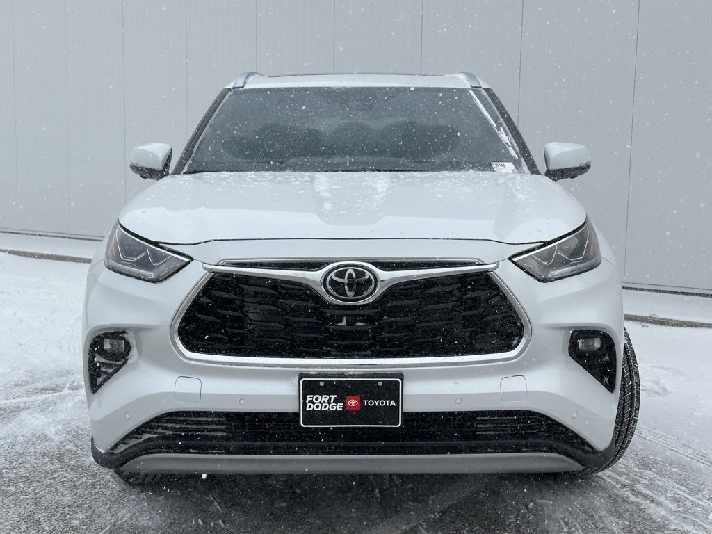 New 2026 Toyota Highlander Platinum image 7