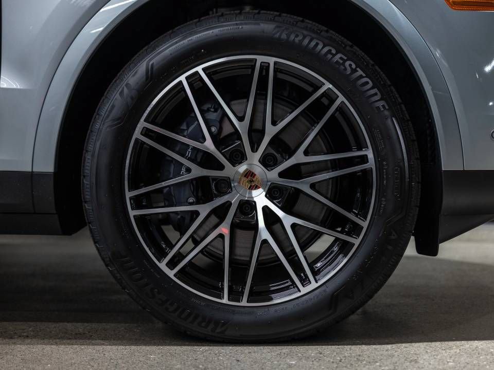 Certified 2026 Porsche Cayenne Coupe AWD/4WD image 52