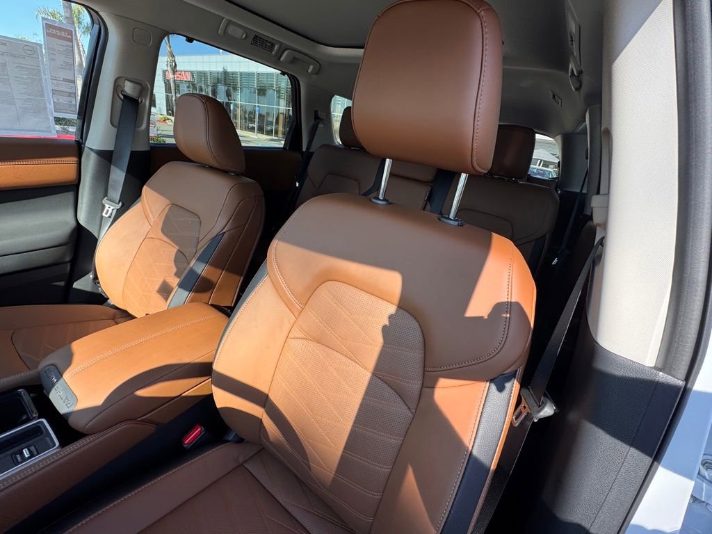 New 2025 Nissan Pathfinder Platinum image 10