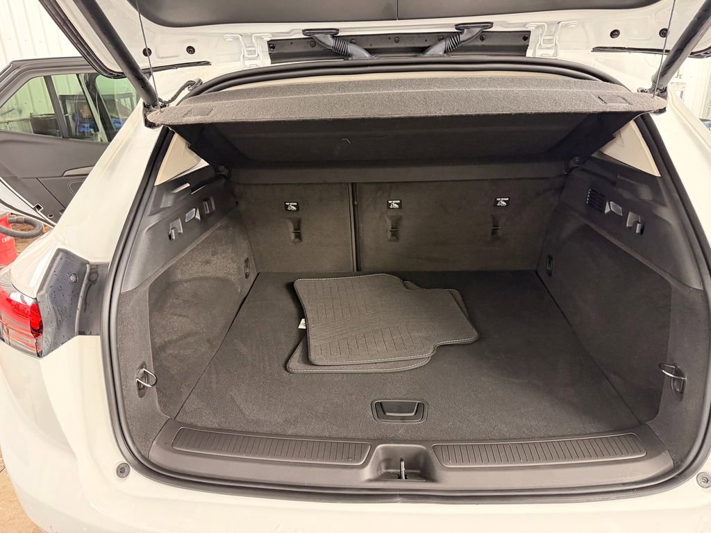 Used 2023 Buick Envision Preferred image 27