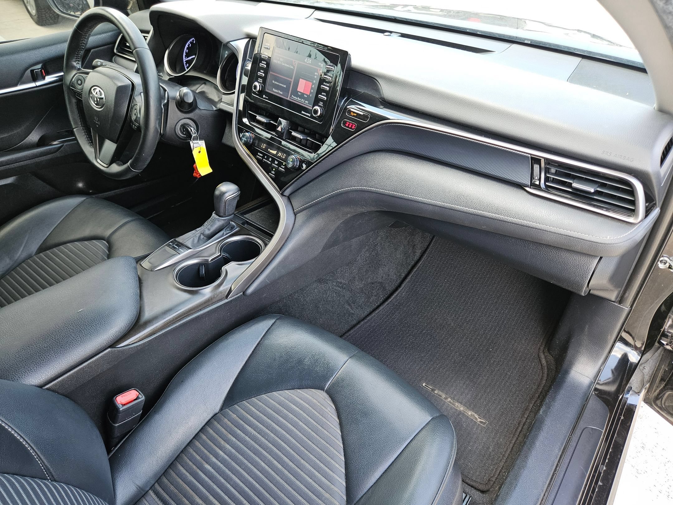 Used 2022 Toyota Camry SE FWD image 27