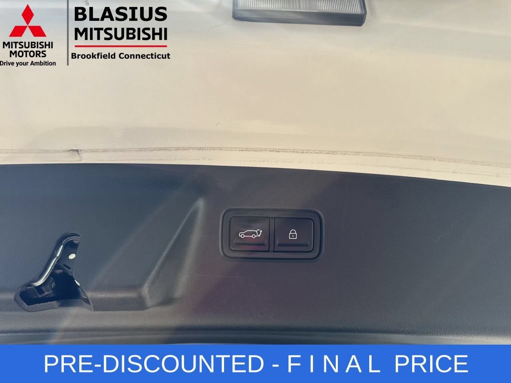 Used 2025 Hyundai Santa Fe SEL FWD image 9