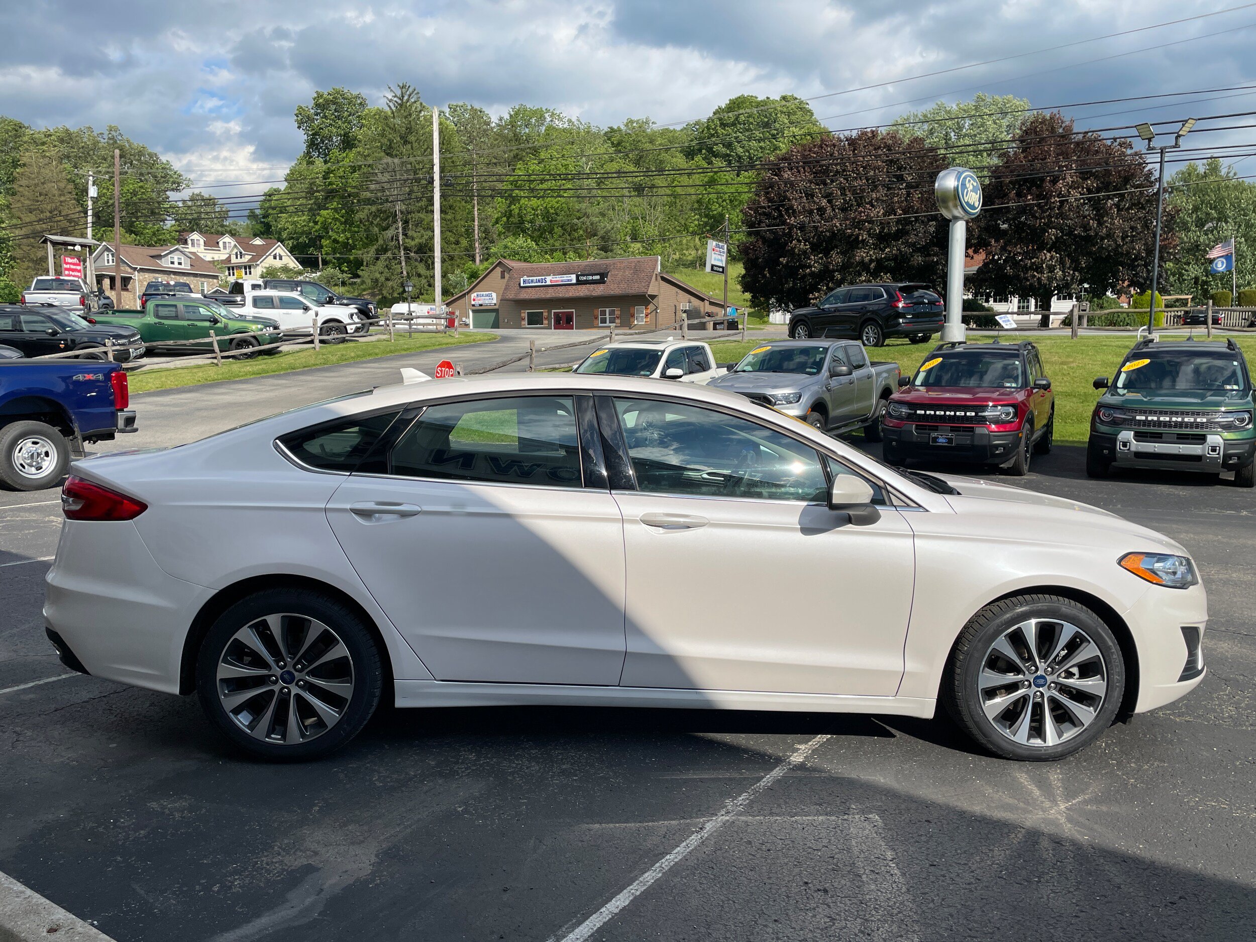 Used 2020 Ford Fusion SE AWD/4WD image 4