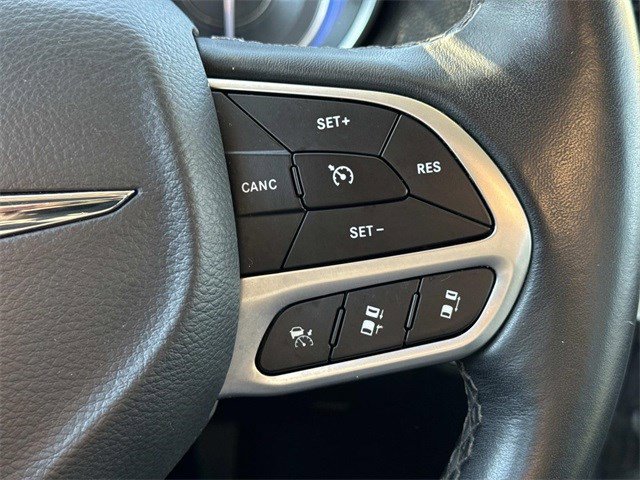 Used 2019 Chrysler 300 Limited w/ Safetytec Plus Group image 24