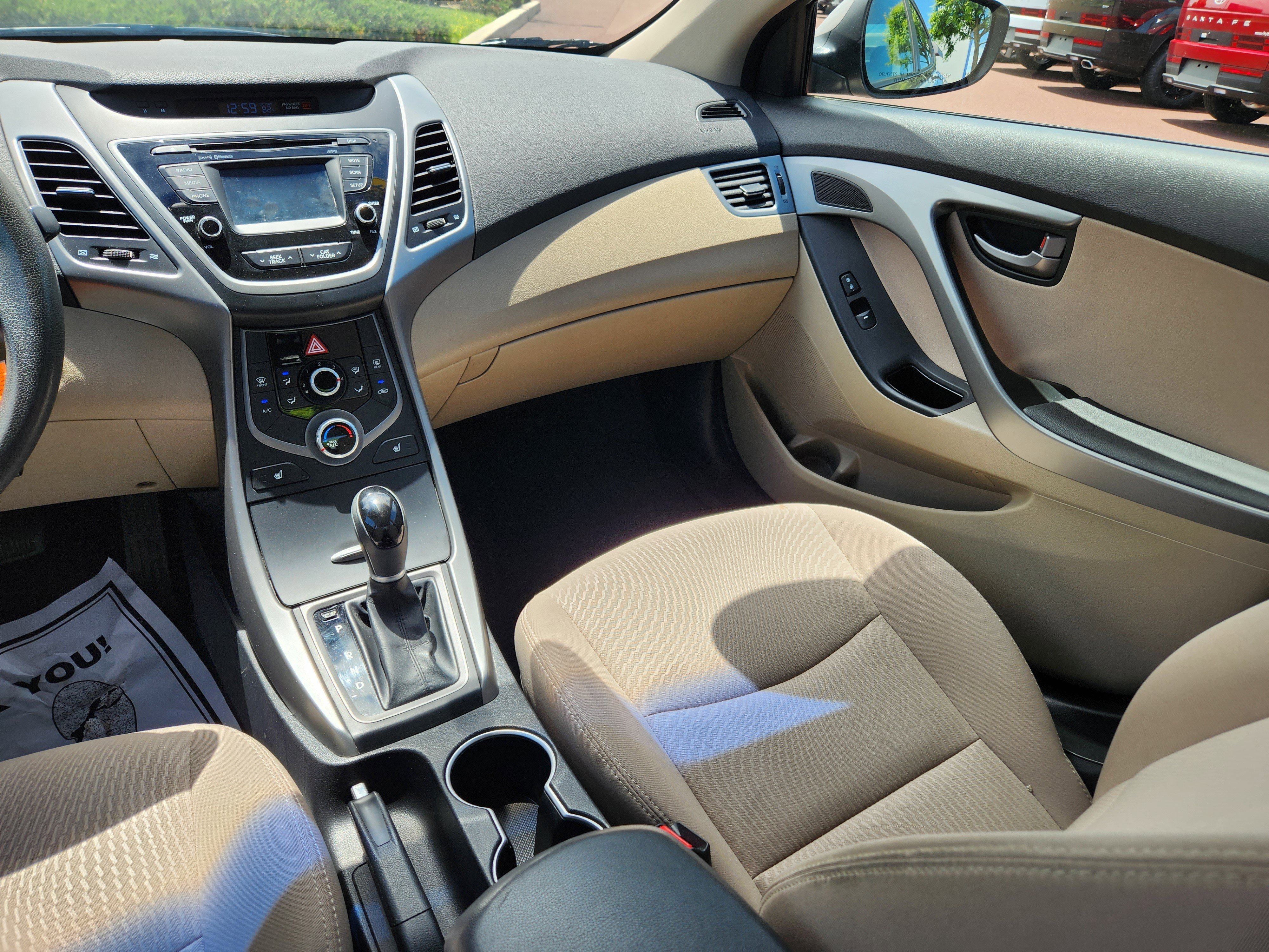 Used 2014 Hyundai Elantra SE w/ Option Group 02 FWD image 14