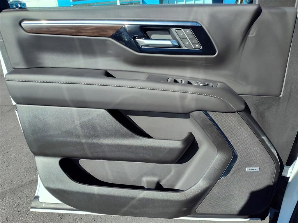 New 2026 Chevrolet Suburban LT w/ Comfort Package image 10