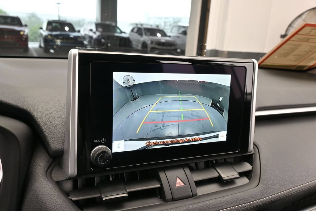 Used 2025 Toyota RAV4 LE AWD/4WD image 18