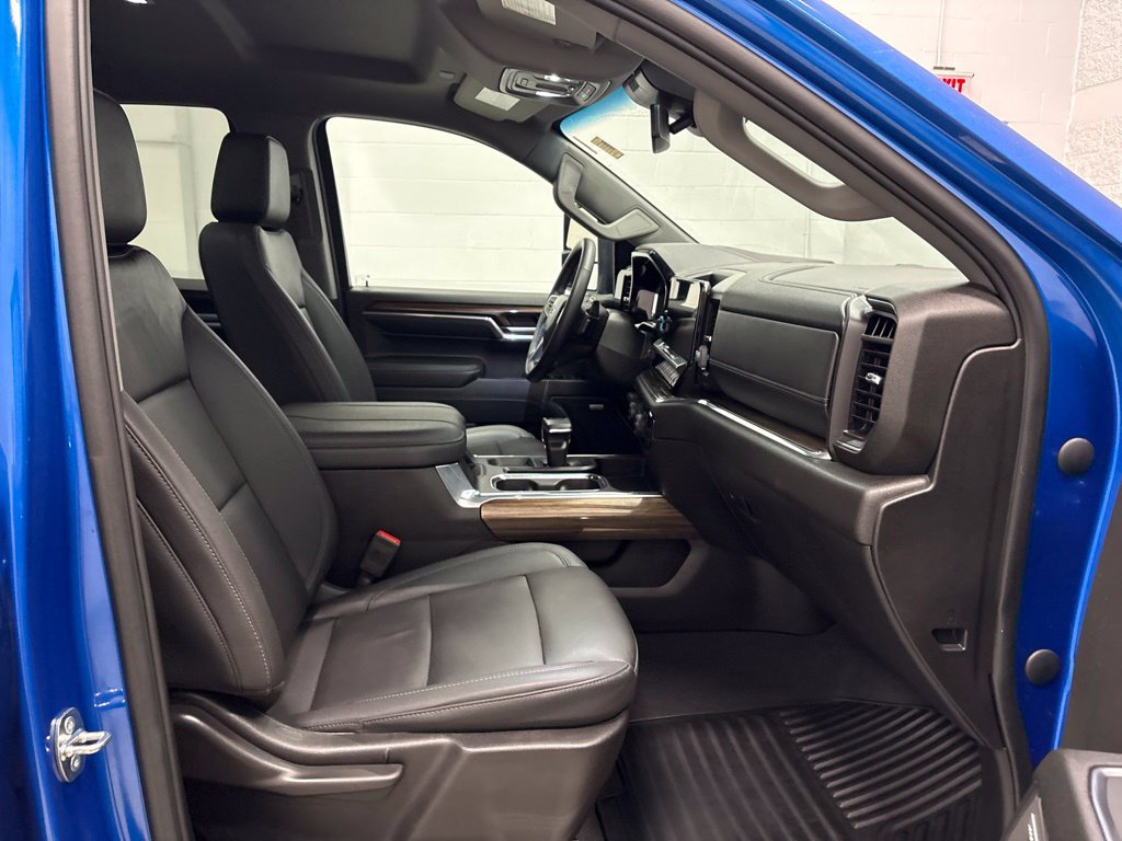 Used 2024 Chevrolet Silverado 1500 RST w/ Convenience Package II AWD/4WD image 39