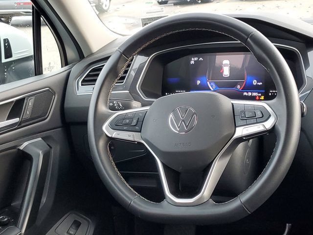Used 2024 Volkswagen Tiguan SE AWD/4WD image 28