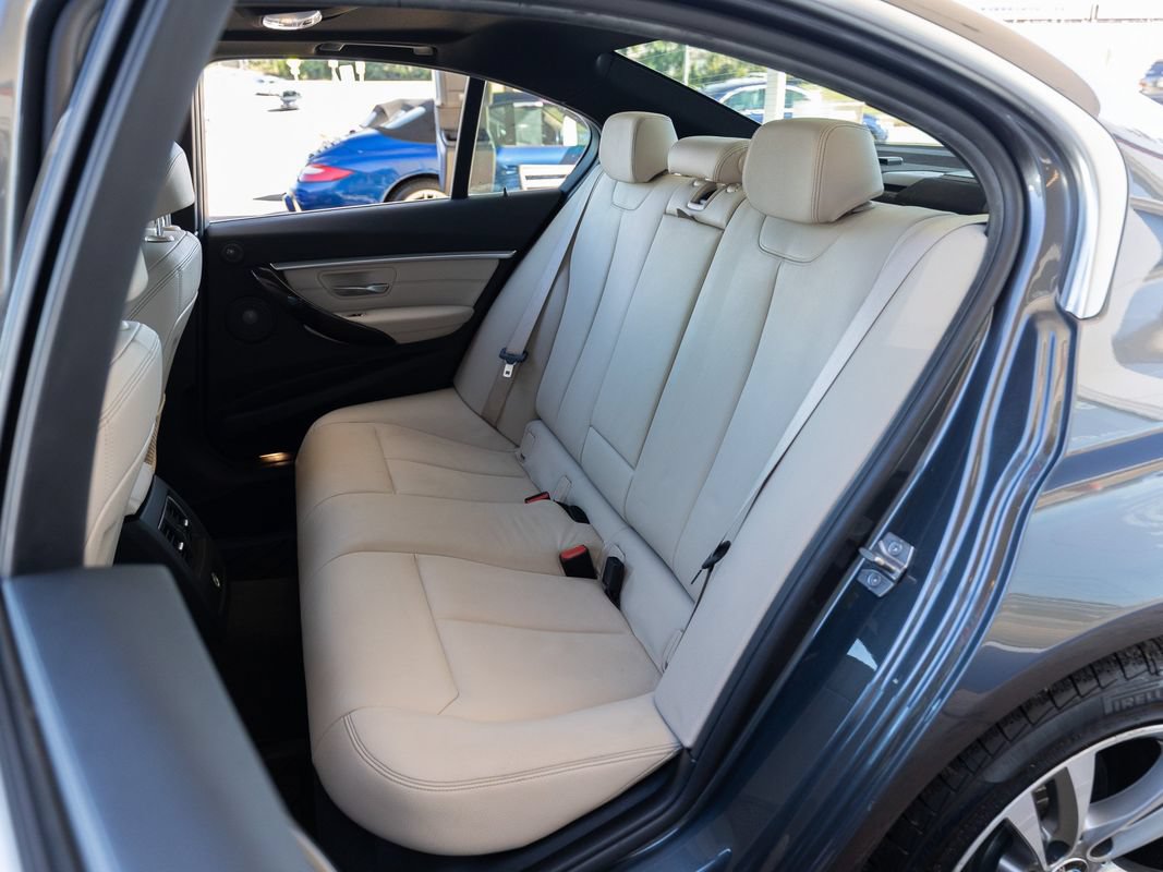 Used 2017 BMW 330i Sedan RWD image 28