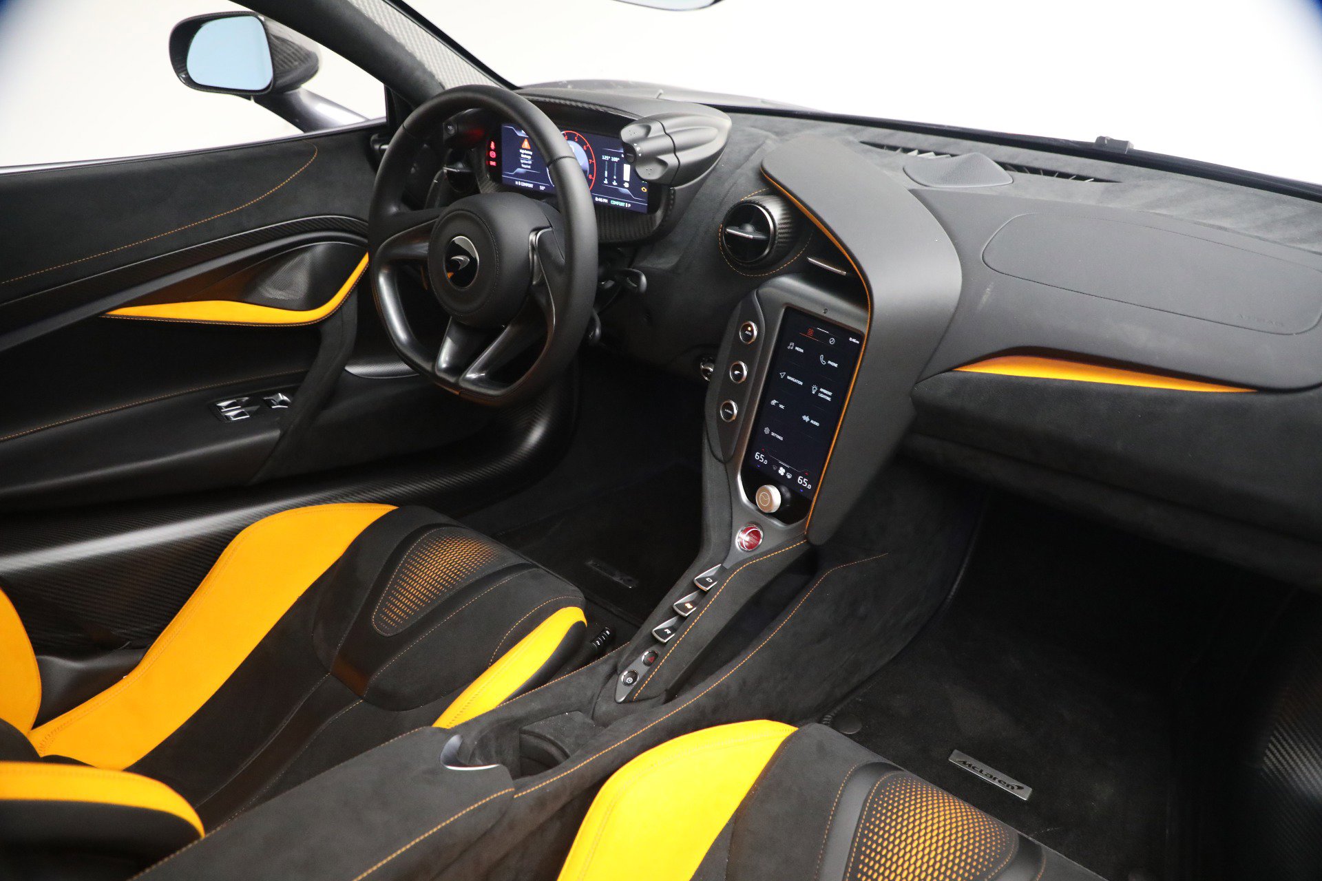 Used 2024 McLaren 750S image 26