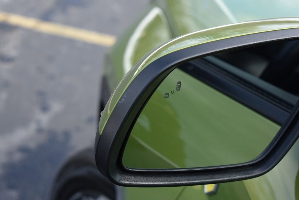 Used 2024 Hyundai Venue SEL image 35