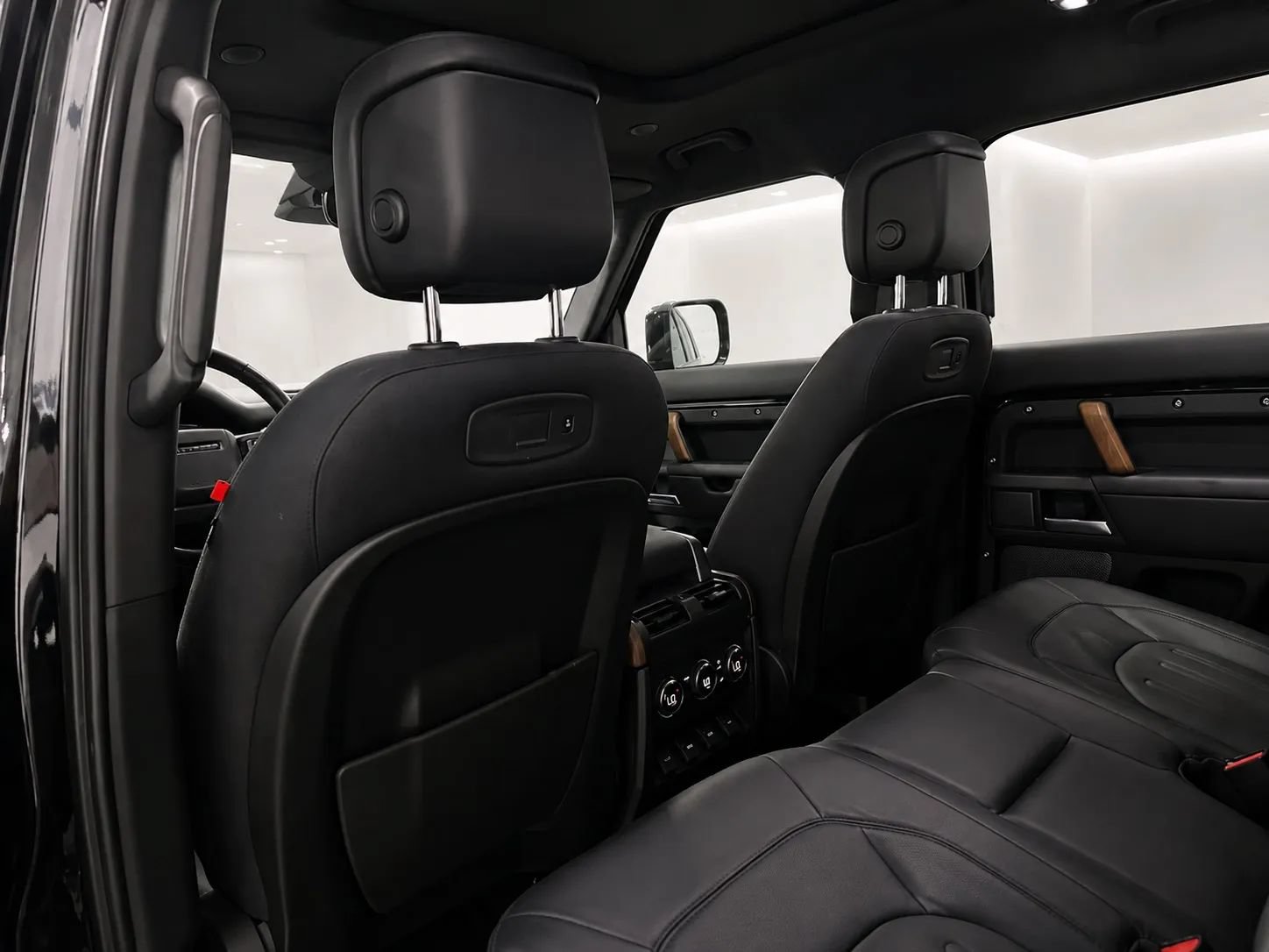 Used 2020 Land Rover Defender 110 X AWD/4WD image 13